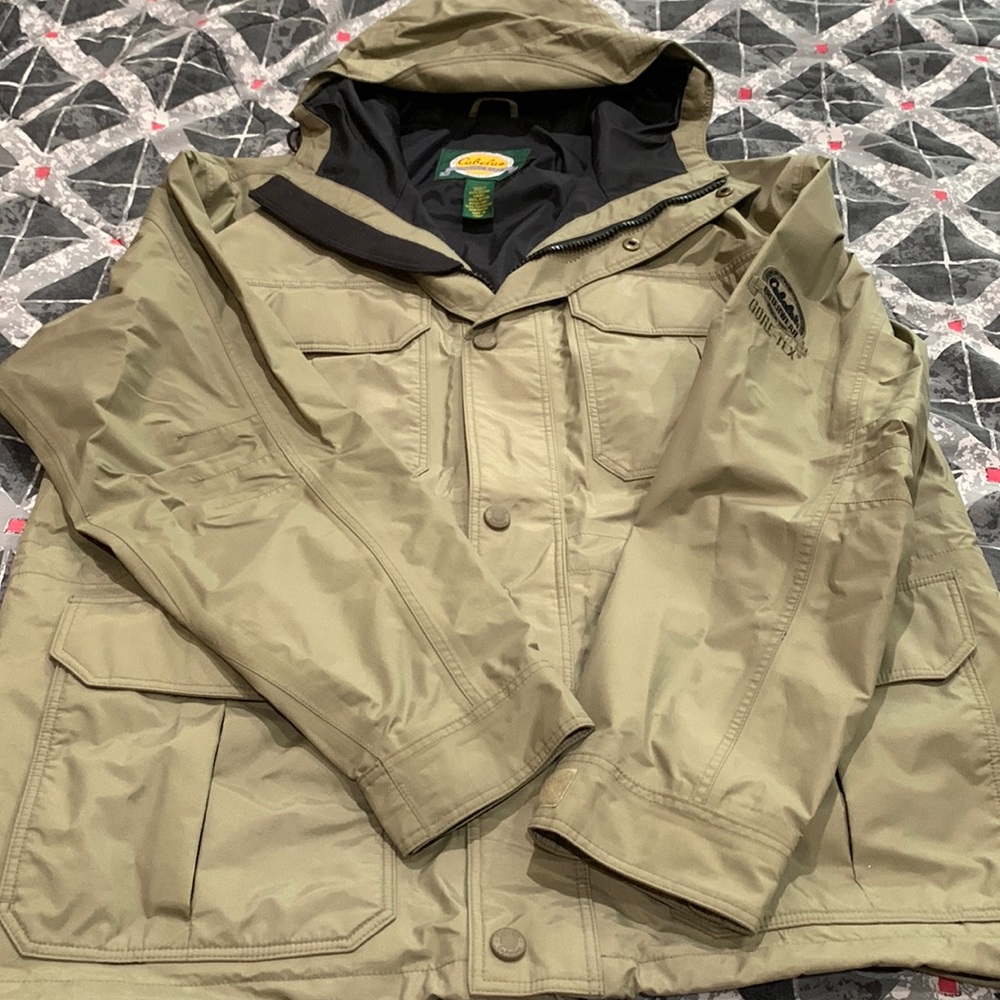 Cabela’s jacket size L